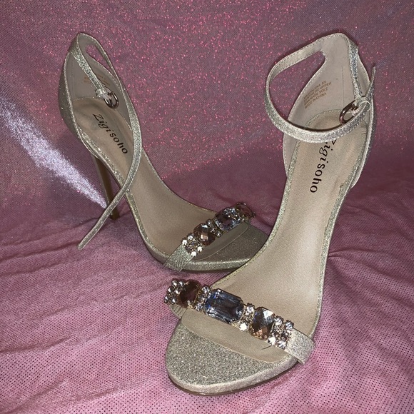 Gold glitter/jeweled heels! - Picture 1 of 4